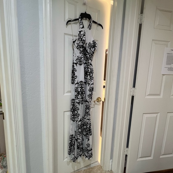 goodtime usa Dresses & Skirts - Black & White Formal Dress 🖤 size XS